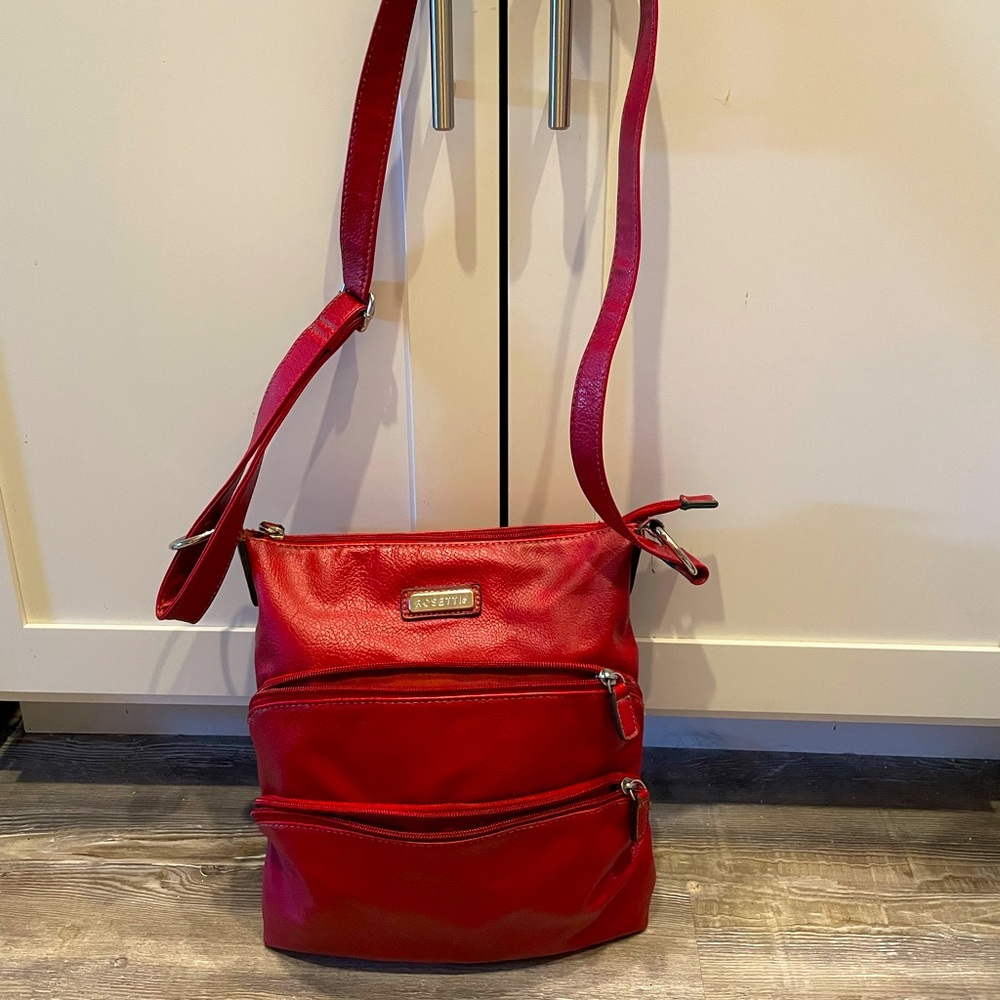 Rosetti cross body